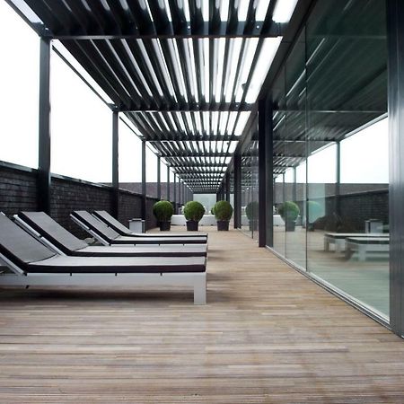 Carbon Hotel Генк Съоръжения снимка