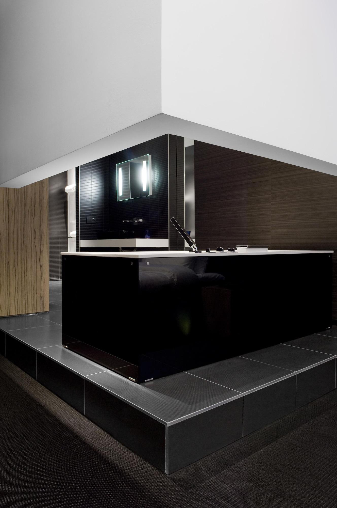 Carbon Hotel Генк Екстериор снимка