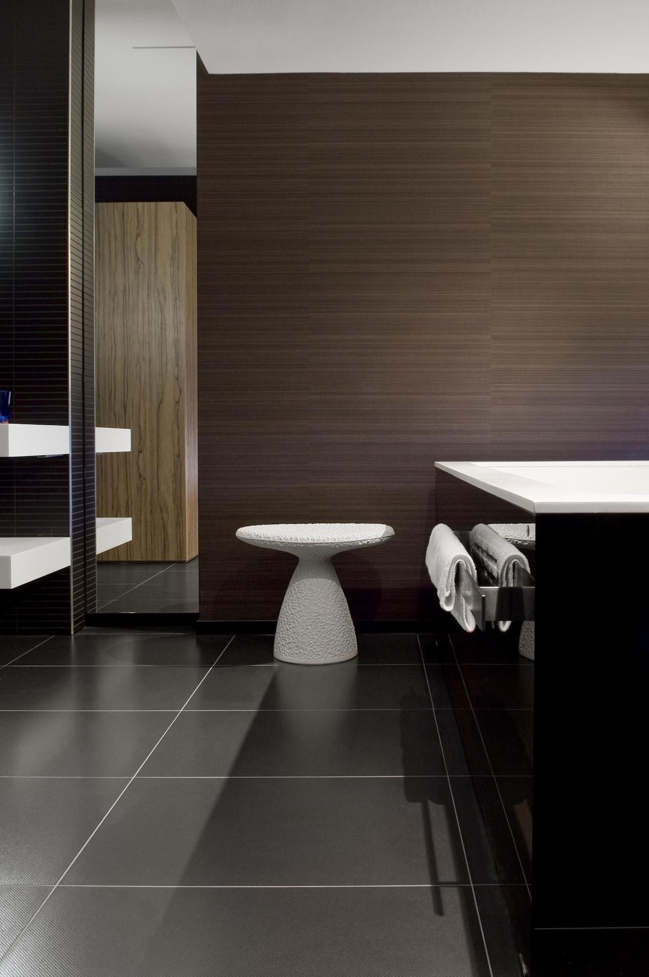 Carbon Hotel Генк Екстериор снимка