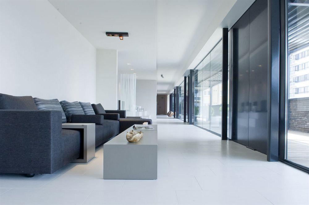 Carbon Hotel Генк Екстериор снимка