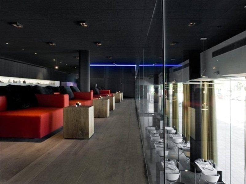 Carbon Hotel Генк Екстериор снимка
