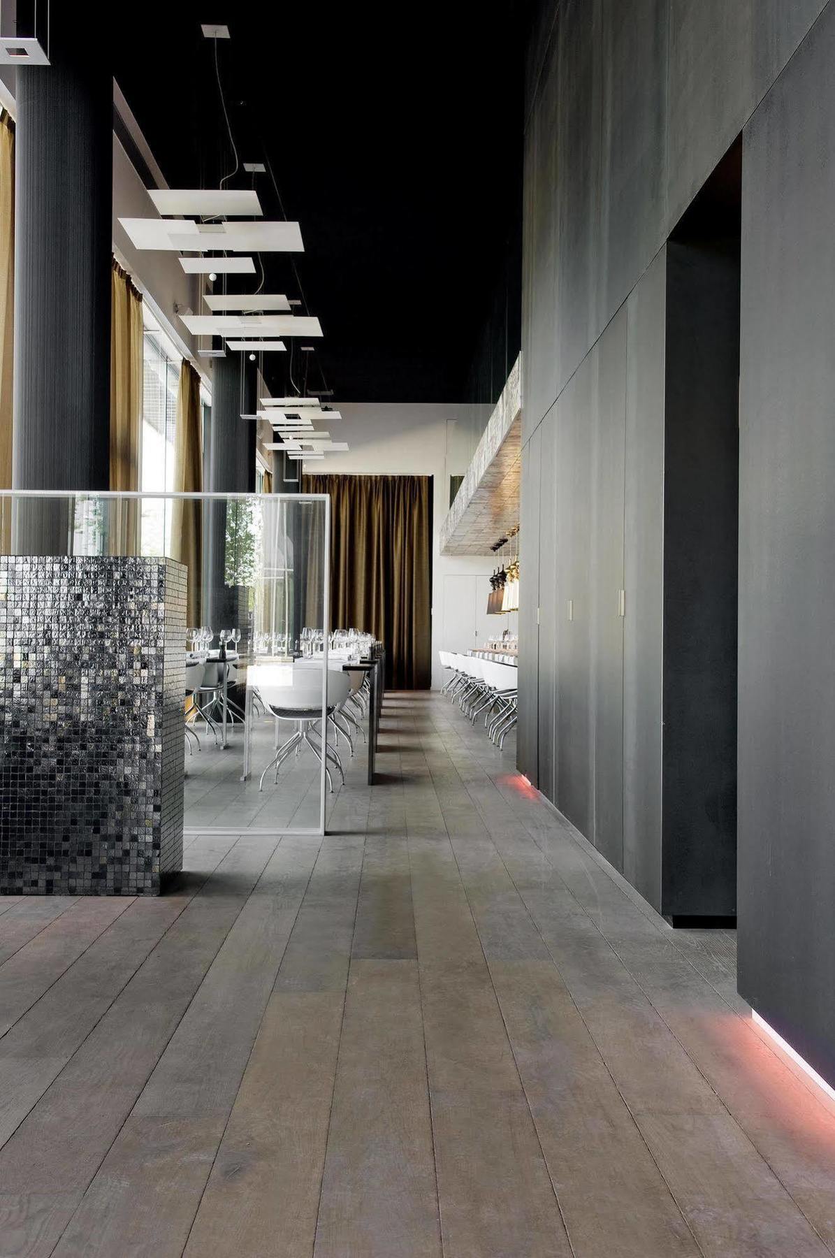 Carbon Hotel Генк Екстериор снимка