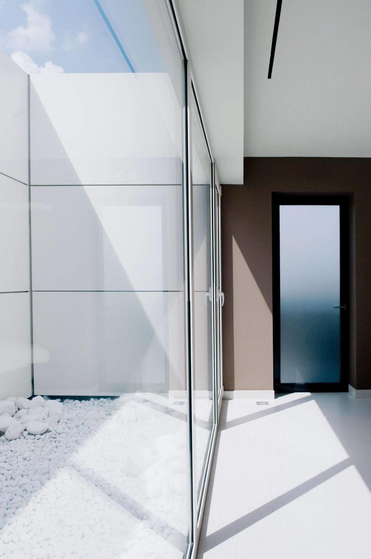 Carbon Hotel Генк Екстериор снимка